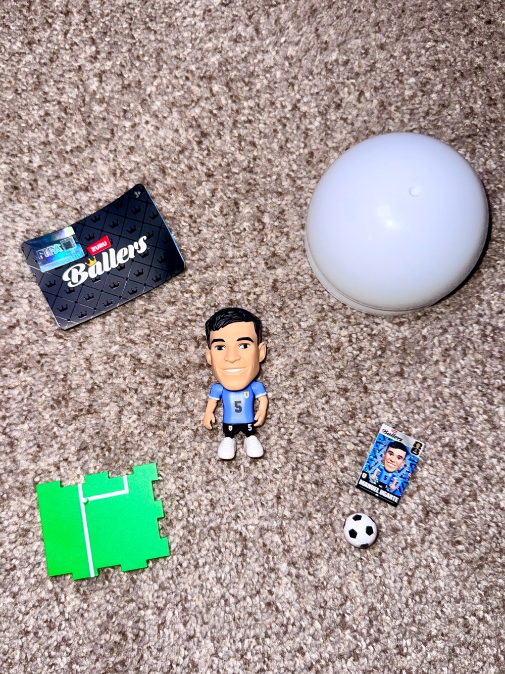 ZURU Ballers FIFA 26 Manuel Ugarte Uruguay #5 Mini Figure Complete
